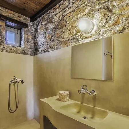 Avrofilito Syros * Ermoupoli