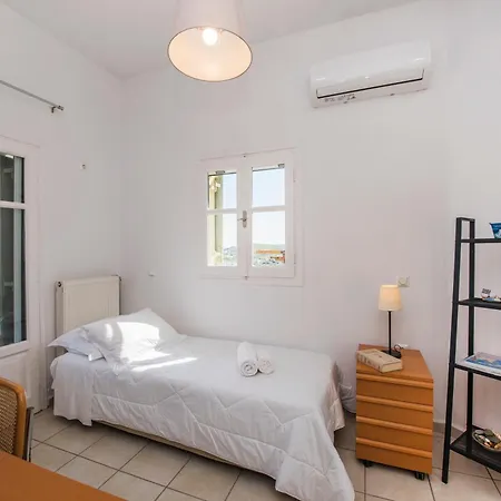 Avrofilito Syros * Ermupoli